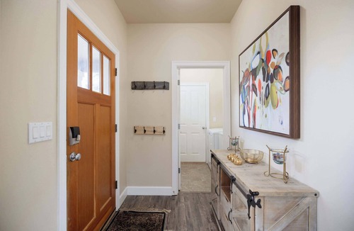Southwest Bend House | Bend Home with Bikes and Patio Near Old Mill