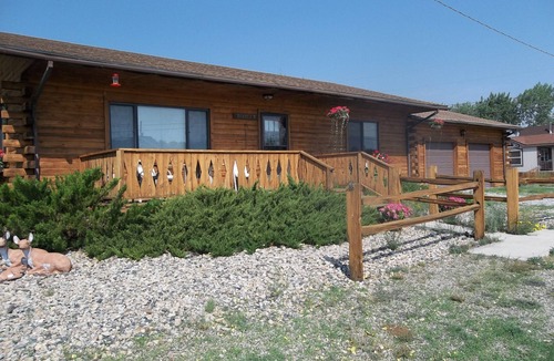 Poncha Springs Cabin | Bender's Log Cabin 'Your Home Away from Home' STR #26-210
