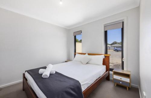 Jackass Flat House | Bendigo Signature Accommodation on Averys
