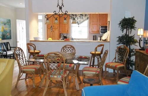 Murrells Inlet Cottage | 'Beneath The Branches' Cottage Steps to Golf and Tennis. Pet-Friendly!