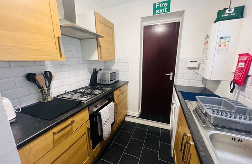 Bootle House | Benedict Place, Liverpool with FREE Parking