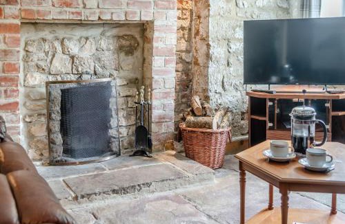Dursley House | Bengough's Annexe