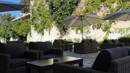 Benitses Hotel | Benitses Arches Hotel