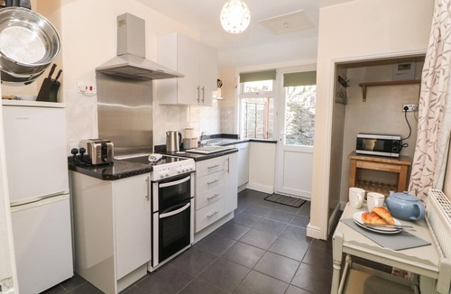 Buxton Cottage | BENNETT STREET, pet friendly, with a garden in Buxton