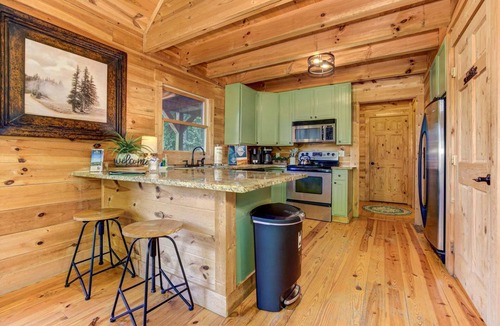 Tate Cabin | Bent Tree Cabin・Hot Tub・Game Room・Views + Scenic Binoculars