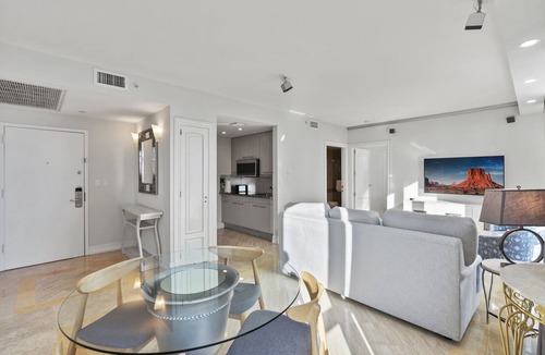 South of Fifth Apartment | Bentley Beach Condo- South Beach Miami