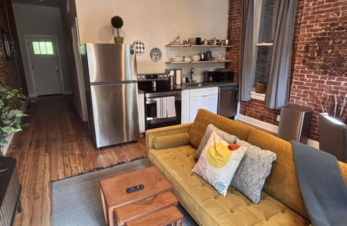 Benton Park Apartment | Benton Park Walkable Apartment- IN1S