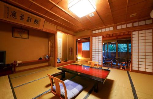 Beppu Hotel | Beppu Showaen