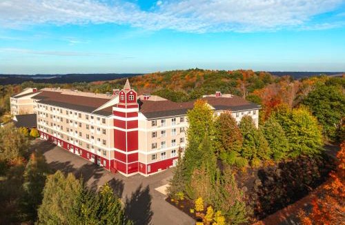 Pittsfield Cabin | Berkshire Mountain Lodge