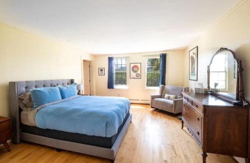 Williamstown House | Berkshire Vacation Rentals: Renovated Five Bedrooms In Historic Williamstown
