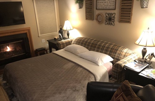 Hancock Condo | Berkshires Jiminy Peak Mountainside Condo