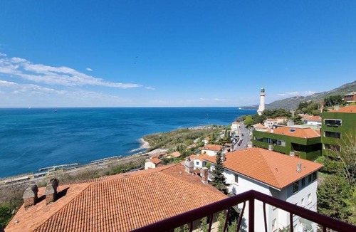 Roiano-Gretta-Barcola-Cologna-Scorcola Apartment | Berlam 18
