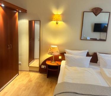 Dallgow-Doeberitz Hotel | Berliner Hof