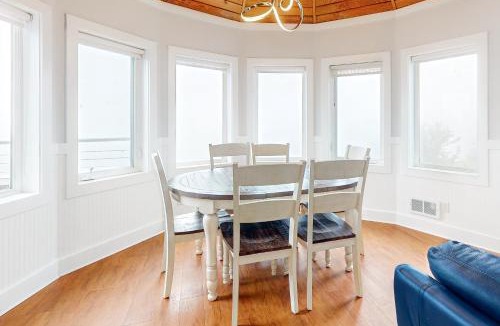 Oceanside House | Berni's Ocean View Castle - an Oceanside Legend