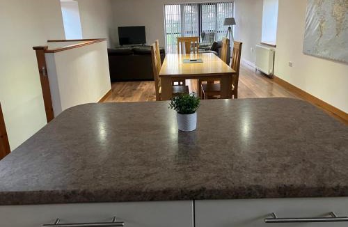 Peterhead Apartment | Berryhill West Steading - Peterhead - 3 bedroom 2 bathroom self-catering - Sleeps 5 - Private off-road parking - Yard & Shed - Suit Contractors - Newly Refurbished - Underfloor Heating - Drying Room - Golf Driving Range - Cafe - Extensive Footpaths