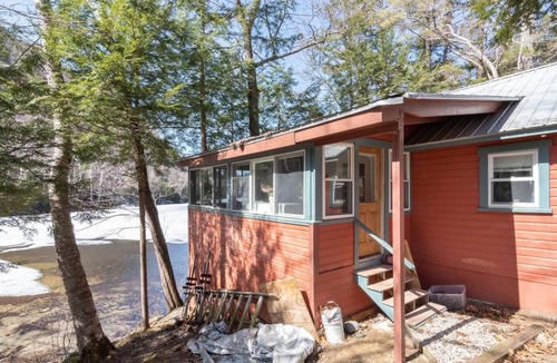 Winona House | Berta's Lake Front Cottage on Winona Lake!