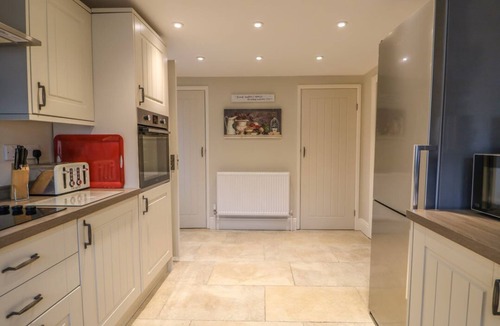 Grimston Cottage | Bertelle: Charming Home in Grimston