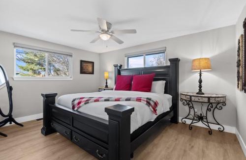 Berthoud House | Berthoud Basecamp Private Hot Tub and Backyard Oasis