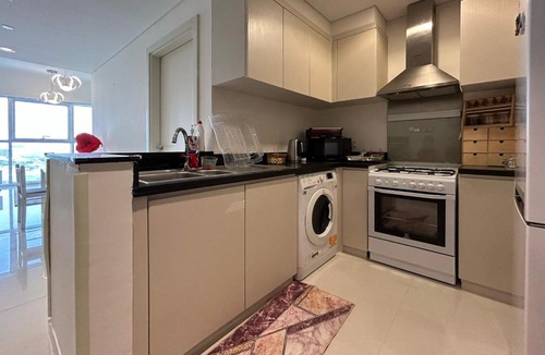 Dubai Apartment | Bespoke Holiday Homes - Modern 1BR in Carson Tower Damac Hills