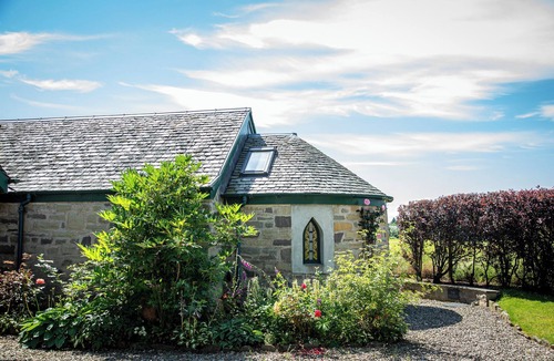 Dunning Apartment | Bespoke luxury accommodation for couples in a romantic and idyllic setting.