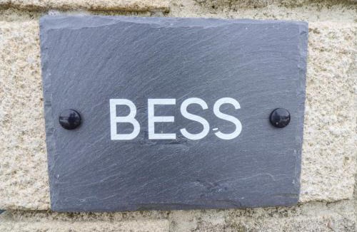 Lumbutts House | Bess Cottage