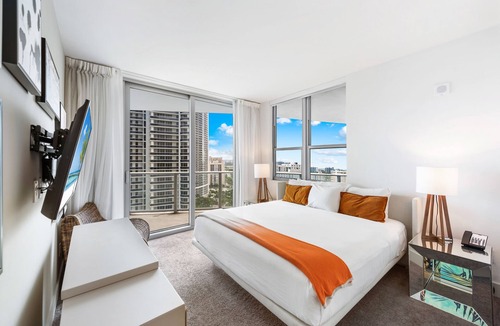 Hollywood South Central Beach Resort | Best Beachfront Luxury 2 Bed/2 Bath Ocean View at 5 Star Resort and Amenities.