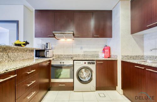 Bur Dubai Apartment | Best Deal Elegant Studio with Balcony & Prime Location by Deluxe Holiday Homes