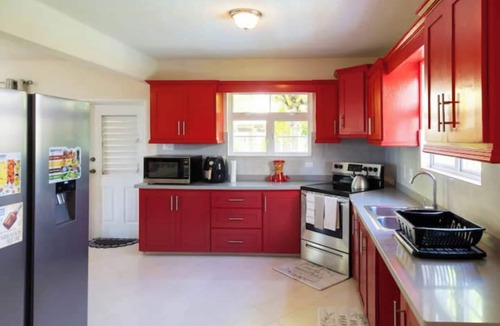 Trents Apartment | Best E Villas St Silas St James. Quiet and Private 3 Bedroom 2.5 Bathroom Apt.
