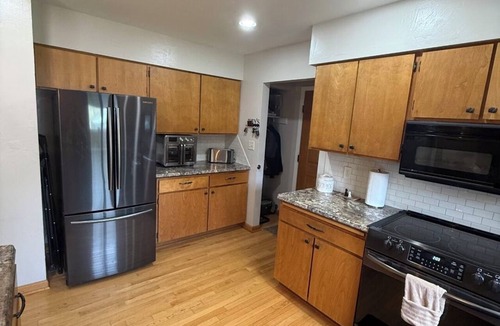Oshkosh House | Best EAA Location – Walk to AirVenture from This 4BR Home