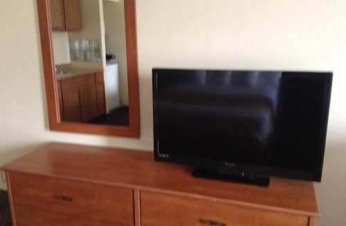 Northwest Anaheim Hotel | Best Inn & Suites