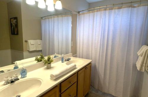 Draper House | Best Location for Everything and brand new in Draper