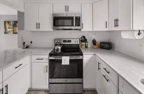 North Troy Condo | Best Location @ Jay: Remodeled, Ski-in/Out by Waterpark, Ice Rink, A/C & Dogs OK