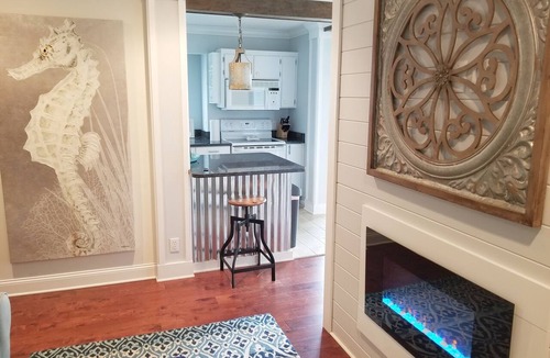 Saint Simons Heights Condo | Best Location 1 bed 1 bath gated upscale condo with pool Sleeps 3 Fast free wifi