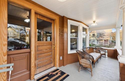 Mississippi District House | Best Neighborhood I Fully Remodeled Historic Home I Food Carts I Pubs and Restaurants just a few blocks away I Walkscore 94