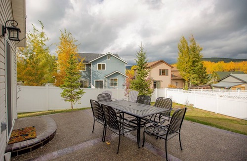 Whitefish House | Best of Whitefish 2018-25 - 5 star reviews! 3 Bedrooms 5 mins 2 WF! 30 to GNP!