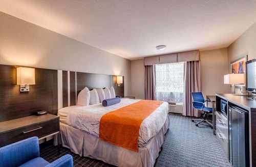Lexington Resort | Best Place to Stay in Kentucky Free Parking, Free Breakfast, Onsite Pool