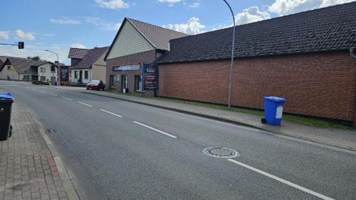 Salzwedel House | Best-Preis Ferienhaus RouteB71 komfortables Ferienhaus für bis zu 3 Personen WLAN Natur Pur