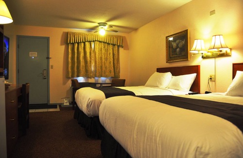 Claresholm Hotel | Best Seven Inn
