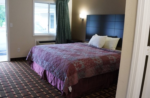 Plainville Hotel | Best Stay Inn