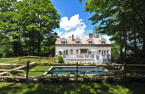Lakeside Cottage | Best Town under 2 Hrs NYC, Restaurants, 3BR, Shops,Heated Pool, BBQ PoshPadsCT