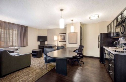 Burlington Hotel | Best Value, Quality Stay! Short Drive to Harvard Museum of Natural History