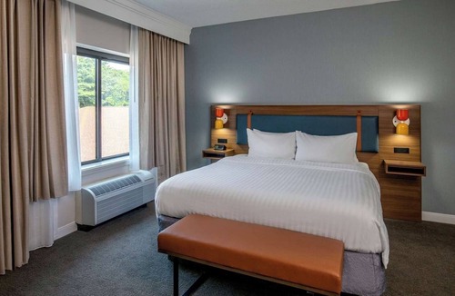 Foxboro Hotel | Best Value, Quality Stay! Pet-Friendly, Near F. Gilbert Hills State Forest