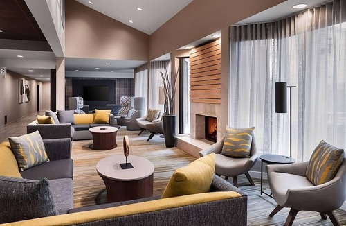 Middletown Hotel | Best Value, Quality Stay! Short Drive to Inter' Tennis Hall of Fame & Downtown