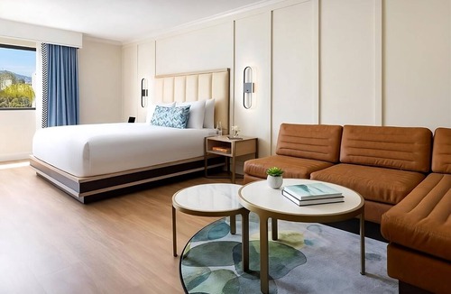 Calabasas Hotel | Best Value, Quality Stay! Pool, Dog-friendly, Walk to Lake Calabasas Park