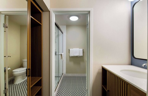 Eastwick Hotel | Best Value, Quality Stay! Short Drive to Museum of Art, Pets are Welcome