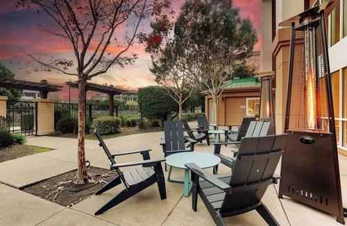 Oyster Point Hotel | Best Value, Quality Stay! Pets Allowed, Near Linden/Hillside Green Spot