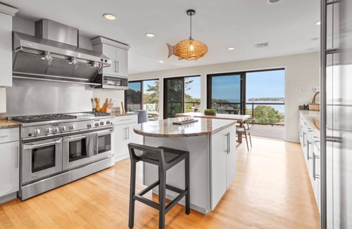 Hampton Bays House | Best View + Private Beach + Putting Green