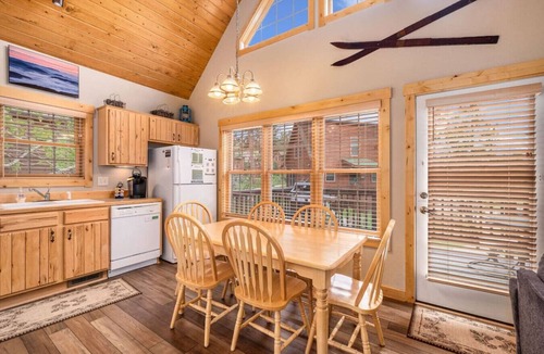 Estes Park Apartment | Best views! Deck, fireplace, BBQ, shared hot tub!