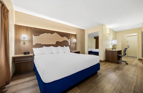 Branson Theater District Hotel | Best Western Center Pointe Inn