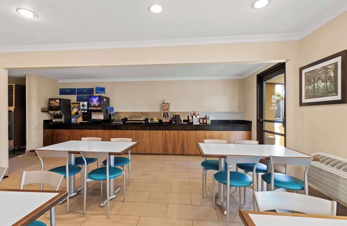 Indio Hotel | Best Western Date Tree Hotel